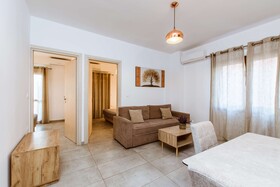Deluxe Hotel