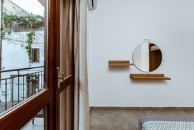 Deluxe Hotel