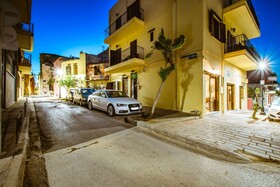 Deluxe Hotel
