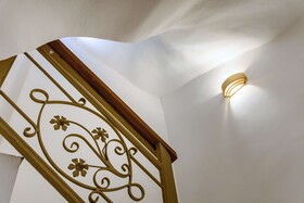 Deluxe Hotel