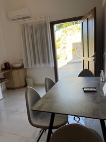 Deluxe Hotel