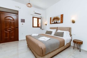 Deluxe Hotel