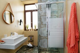 Diamond Luxury Suites