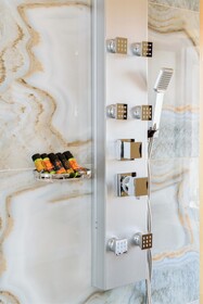 Diamond Luxury Suites