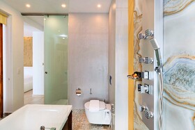 Diamond Luxury Suites