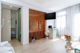 Diamond Luxury Suites