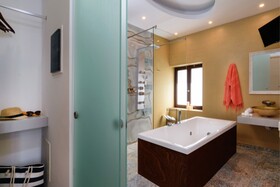 Diamond Luxury Suites