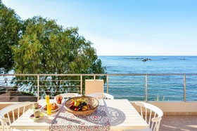 Elia Seaside