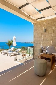 Elias Luxury Villa