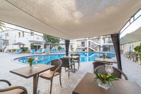 Flamingos Hotel
