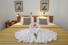 Flamingos Hotel