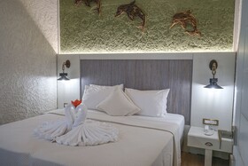 Flamingos Hotel