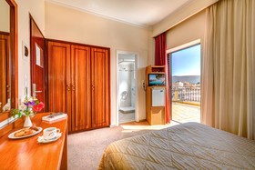 Hotel Nefeli