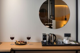 Hyperion City Hotel