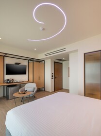 Hyperion City Hotel