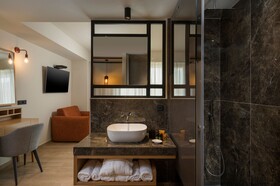 Hyperion City Hotel