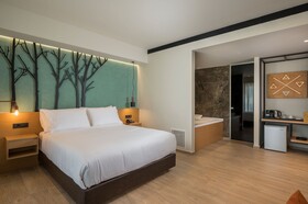 Hyperion City Hotel