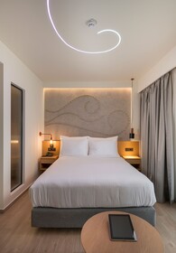 Hyperion City Hotel