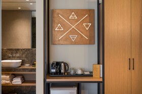 Hyperion City Hotel