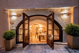 J&G Suites
