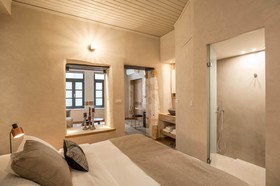 J&G Suites