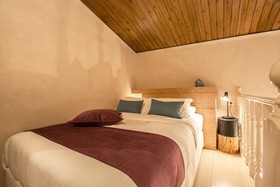 J&G Suites