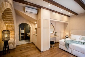 J&G Suites