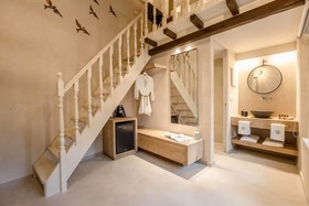 J&G Suites