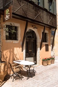 J&G Suites