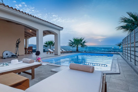 Karmilos Hill Villa