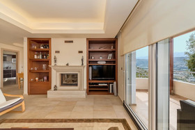 Karmilos Hill Villa