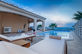 Karmilos Hill Villa
