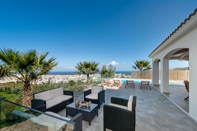 Karmilos Hill Villa