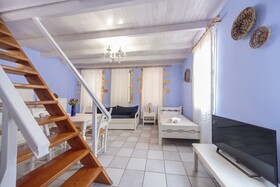 Kasteli Suites