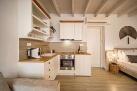 Lithinon Luxury Suites