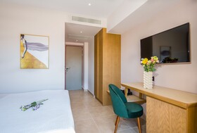 M City Hotel
