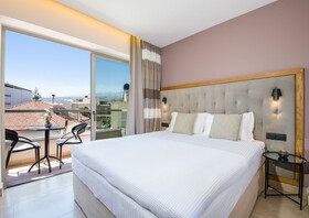 M City Hotel