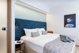 M City Hotel