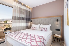 M City Hotel