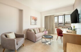 M City Hotel