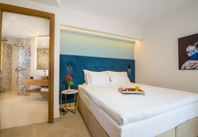 M City Hotel