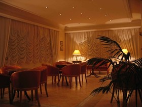 Mike Hotel & Apartments