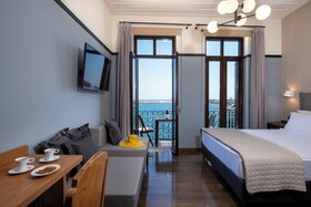 Mosaic Venetian Harbour Suites