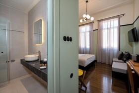 Mosaic Venetian Harbour Suites