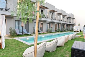 Nek Suites