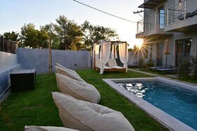 Nek Suites