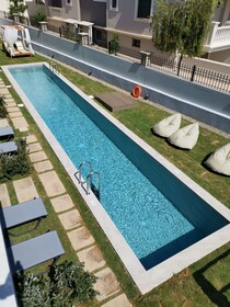 Nek Suites