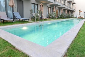 Nek Suites