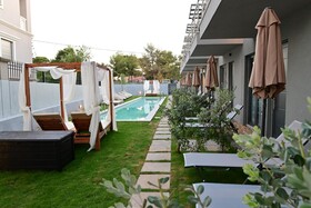 Nek Suites