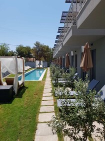 Nek Suites